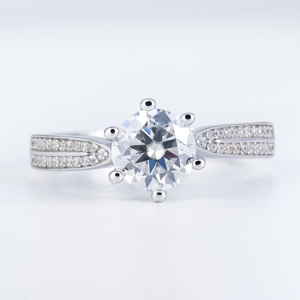 P1097014 拷贝 6-Claws Queen Round Moissanite Ring - Image 1