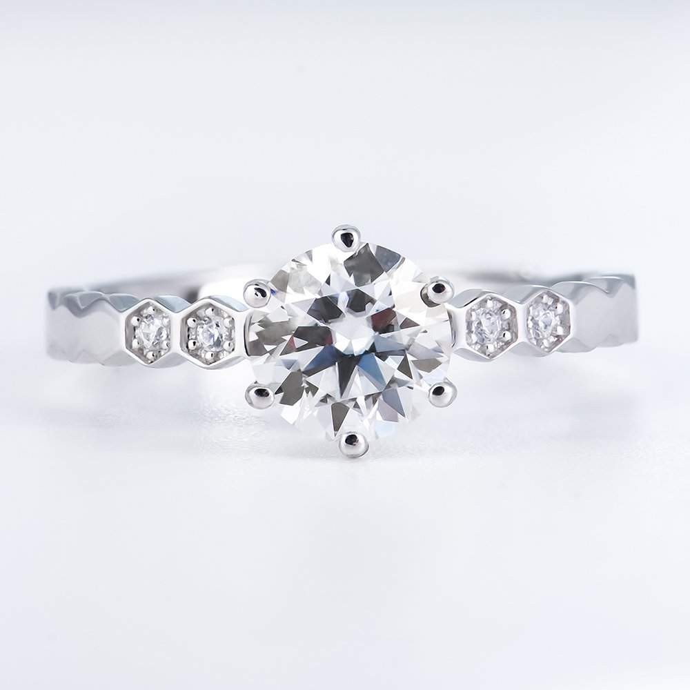 P1097046 拷贝 Women’s Sterling Silver Moissanite Ring - Image 1