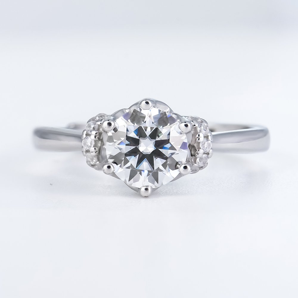 P1097051 拷贝 Fashion Special Flower Shape Moissanite Ring - Image 1