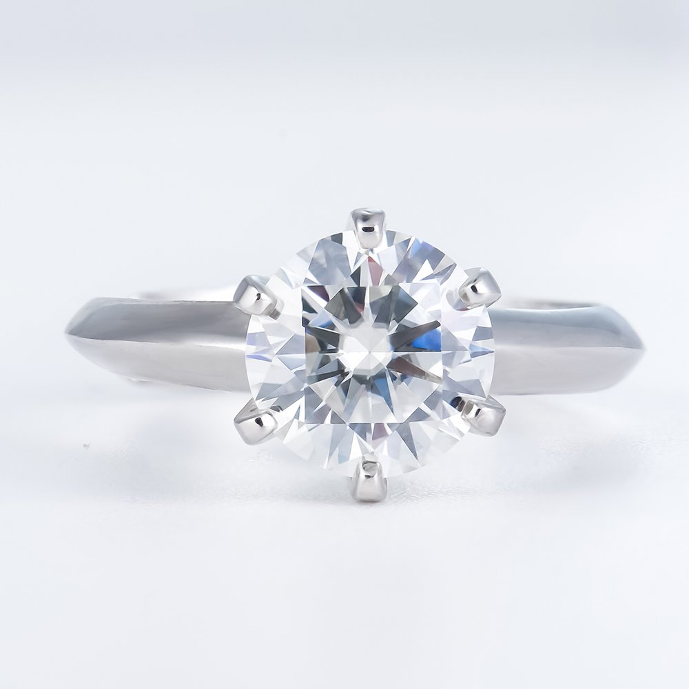 P1097060 拷贝 6-Prong Round Brilliant Cut Moissanite Engagement Ring - Image 1