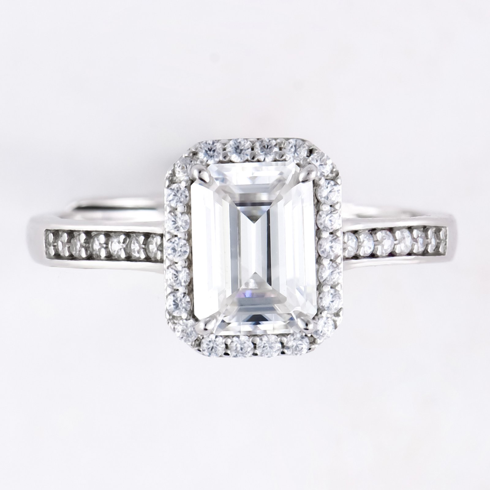 P1108245 拷贝 0.5CT Emerald Cut Moissanite Engagement Ring - Image 1
