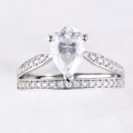 Pear Cut Moissanite Water Drop Engagement Ring