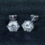 Classic Six claws Stud Moissanite Earrings