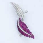Red and white leaf brooch