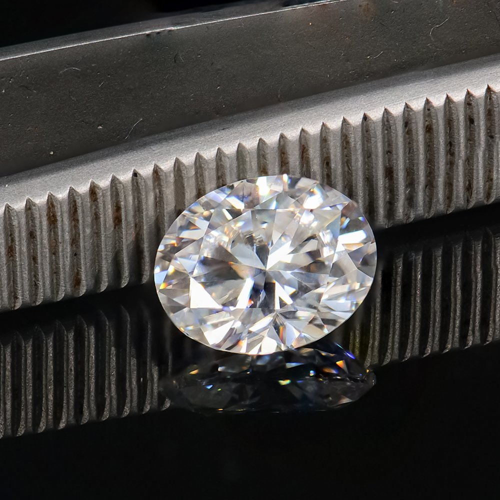 白色 (3) Moissanite White Oval - Image 1