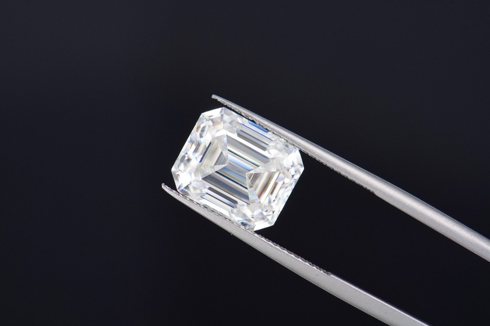 P4438643 Moissanite White Emerald - Image 1